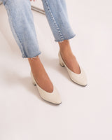 zapatos de salón tacón medio con punta y escote en forma de U