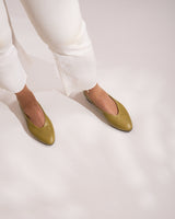 bailarinas en piel verde oliva fabricadas en España