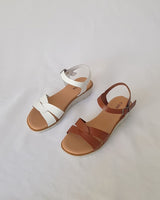 Sandalias Cuña Piel Blanca con Hebilla