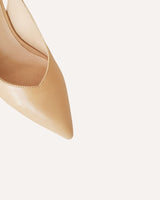 zapatos de salón destalonados con tacón medio ancho y plantilla acolchada muy cómoda