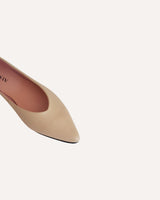 bailarinas en punta piel beige made in Spain