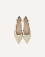 Bailarinas en piel grabada coco color  nude con tacón de 2 cm y punta fina. Cassani Shoes Made in Spain