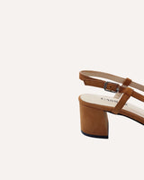 Sandalias cassani en ante color cuero con tacón midi de 4,5 cm. Ideal para todo el día.
