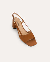 Sandalias cassani en ante color cuero con tacón midi de 4,5 cm. Ideal para todo el día.