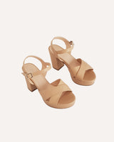 sandalias nude cruzadas con plataforma