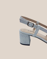 Sandalias en piel trenzada color blanco con tacón midi de 4,5 cm. Ideal para todo el día.