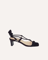 Sandalias cassani atadas al tobillo y tiras con tacón midi de 4,5 cm en ante negro.