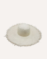 Sombrero en paja natural con ala ancha deshilachada. Cassani made in spain