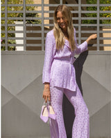 zapatos de salón de tacón alto ancho. Stilettos en ante color lavanda fabricados en España