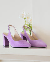 zapatos de salón de tacón alto ancho. Stilettos en ante color lavanda fabricados en España