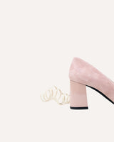 zapatos de salón ante nude con tacón ancho. Cassani Made in Spain