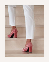 zapatos de salón altos tacón ancho y plataforma