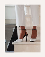 zapatos de salón Cassani en piel blanca y negra ideal bodas