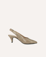 Zapatos de salón Cassani destalonados en piel grabada coco color taupe, con tacón midi y punta fina. Ideal para todos los días.