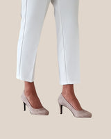 zapatos de salón Cassani en ante beige con plataforma y punta redonda