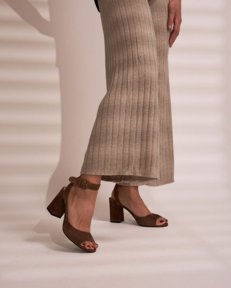 Sandalias Maira Ante Marrón –